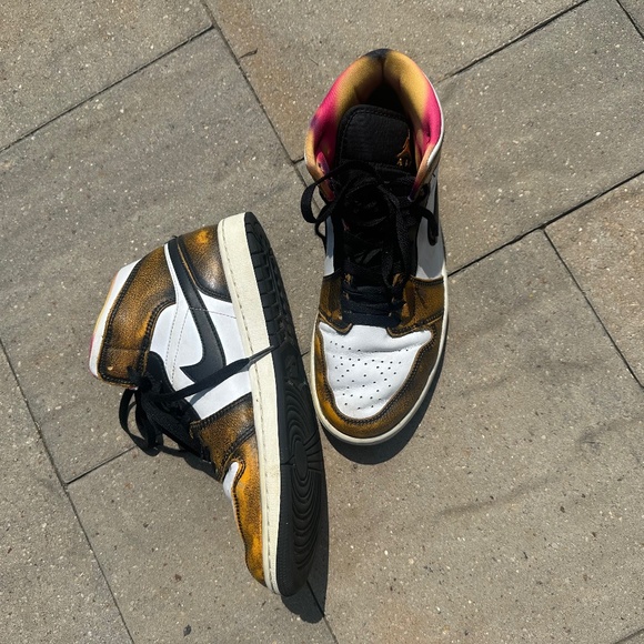 Air Jordan Orange Wear Away Mid SE sneaker - Picture 3 of 3